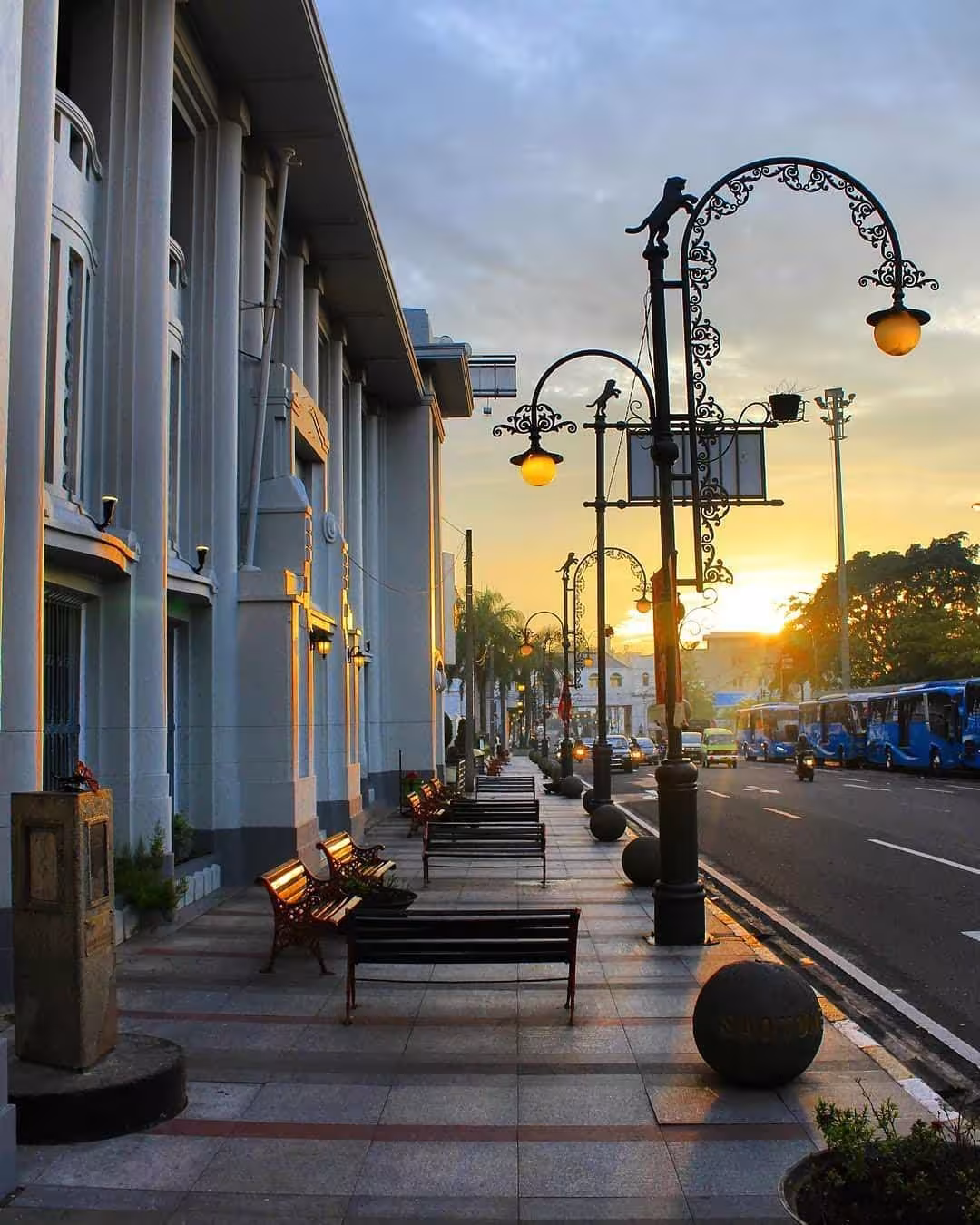30 Cafe dan Resto Terbaik di Bandung 2025 Destinasi Kuliner Wajib Coba