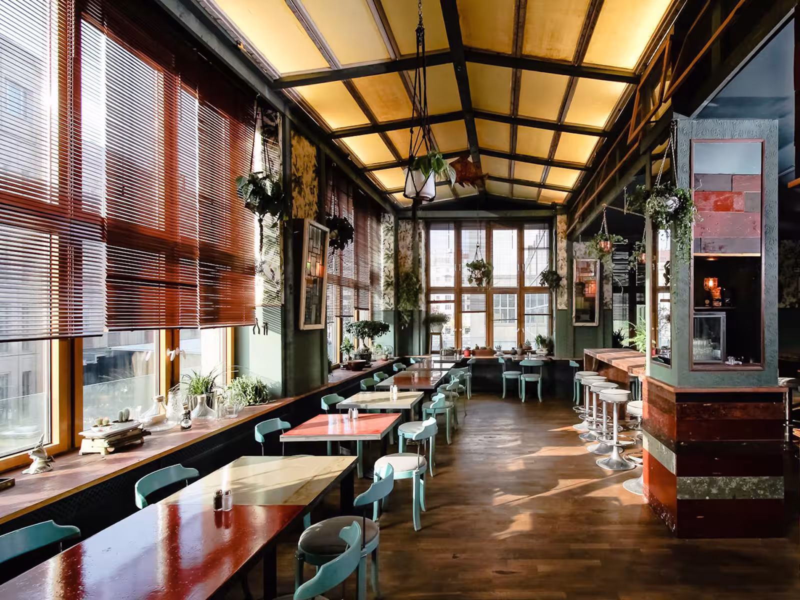 20 Cafe Terbaik di Kelapa Gading 2025 Instagramable Nyaman untuk WFC Buka Pagi