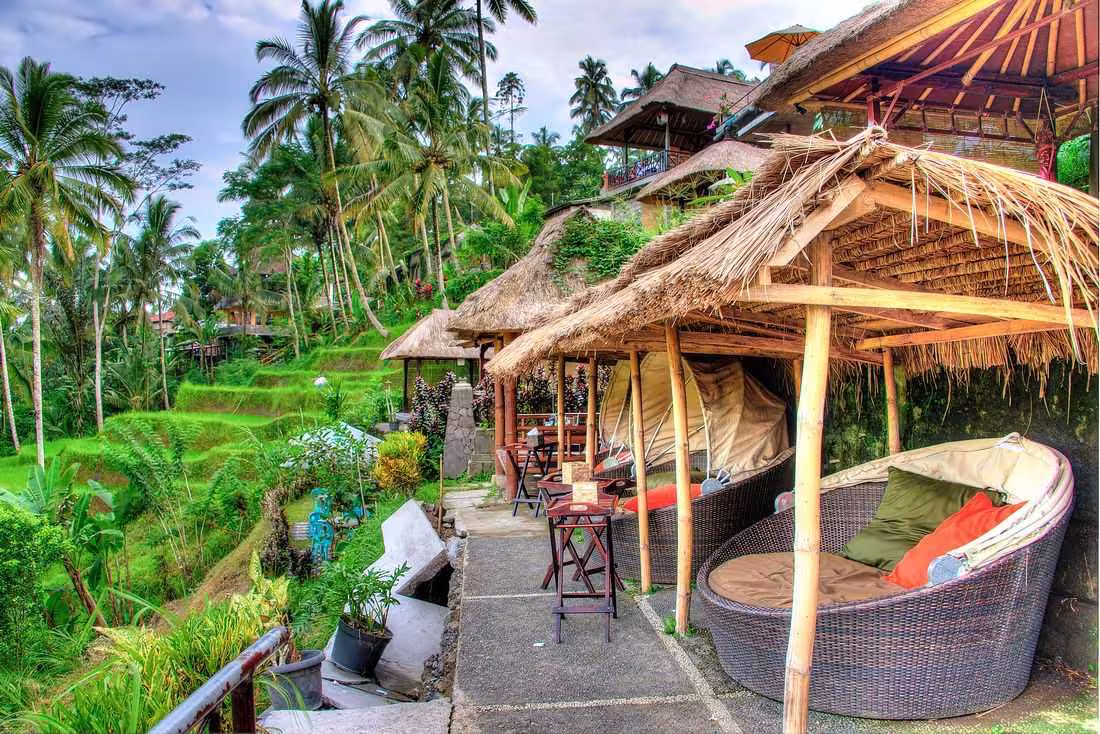 17 Cafe 24 Jam di Bali Terbaik untuk Nongkrong Asyik Sampai Pagi di 2025