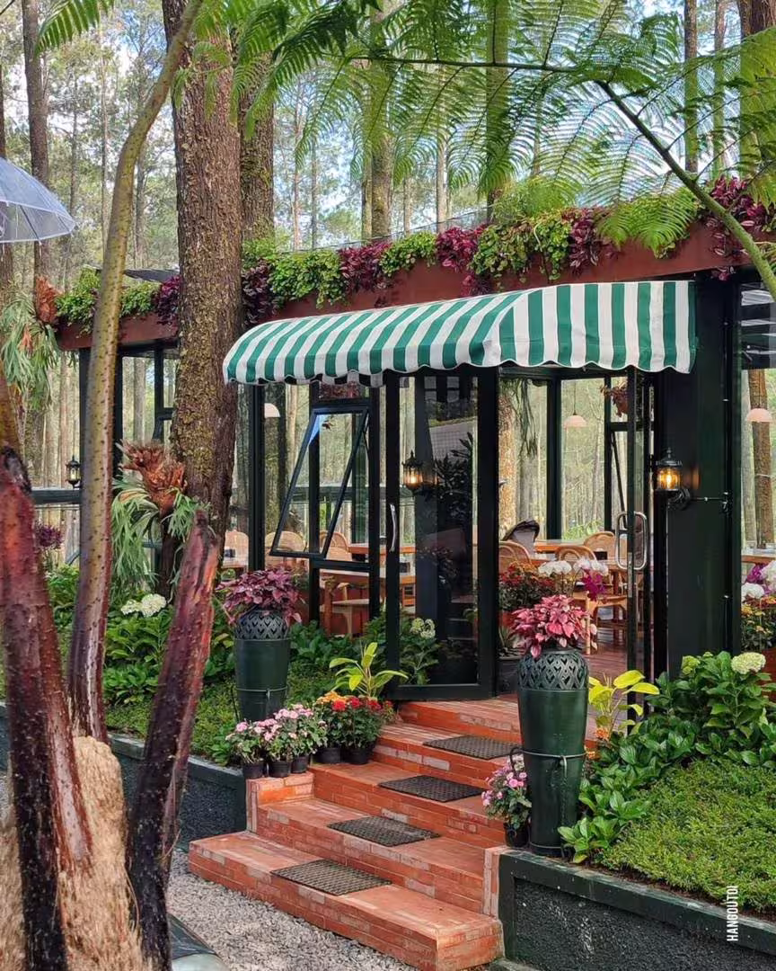 30 Cafe  Resto Terbaik di Bandung 2025 View Memukau Instagramable  Ramah Keluarga