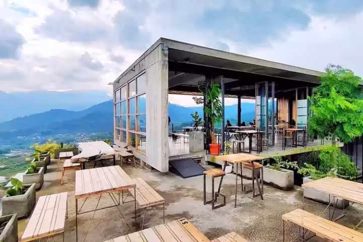 Cafe batu featured d459da93.avif