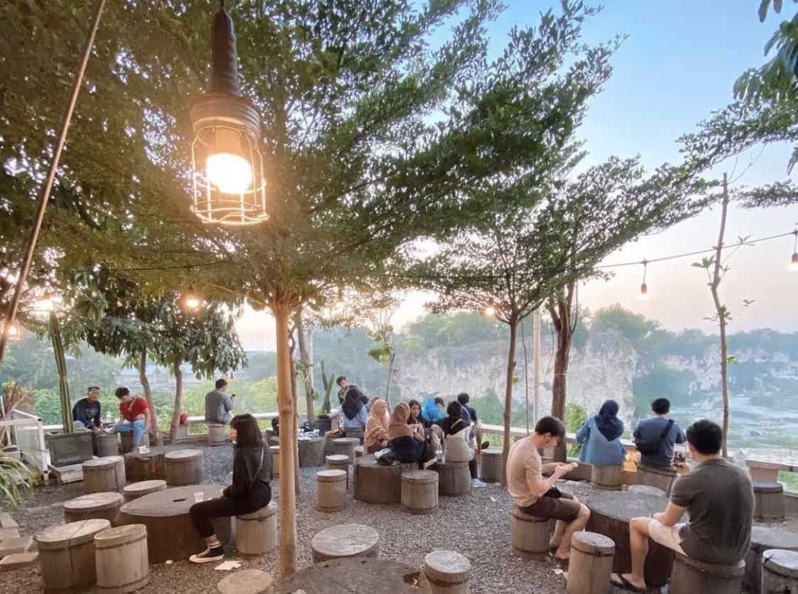 19 Cafe Terbaik di Gresik 2025 Destinasi Nongkrong Estetik Instagramable dan Nyaman