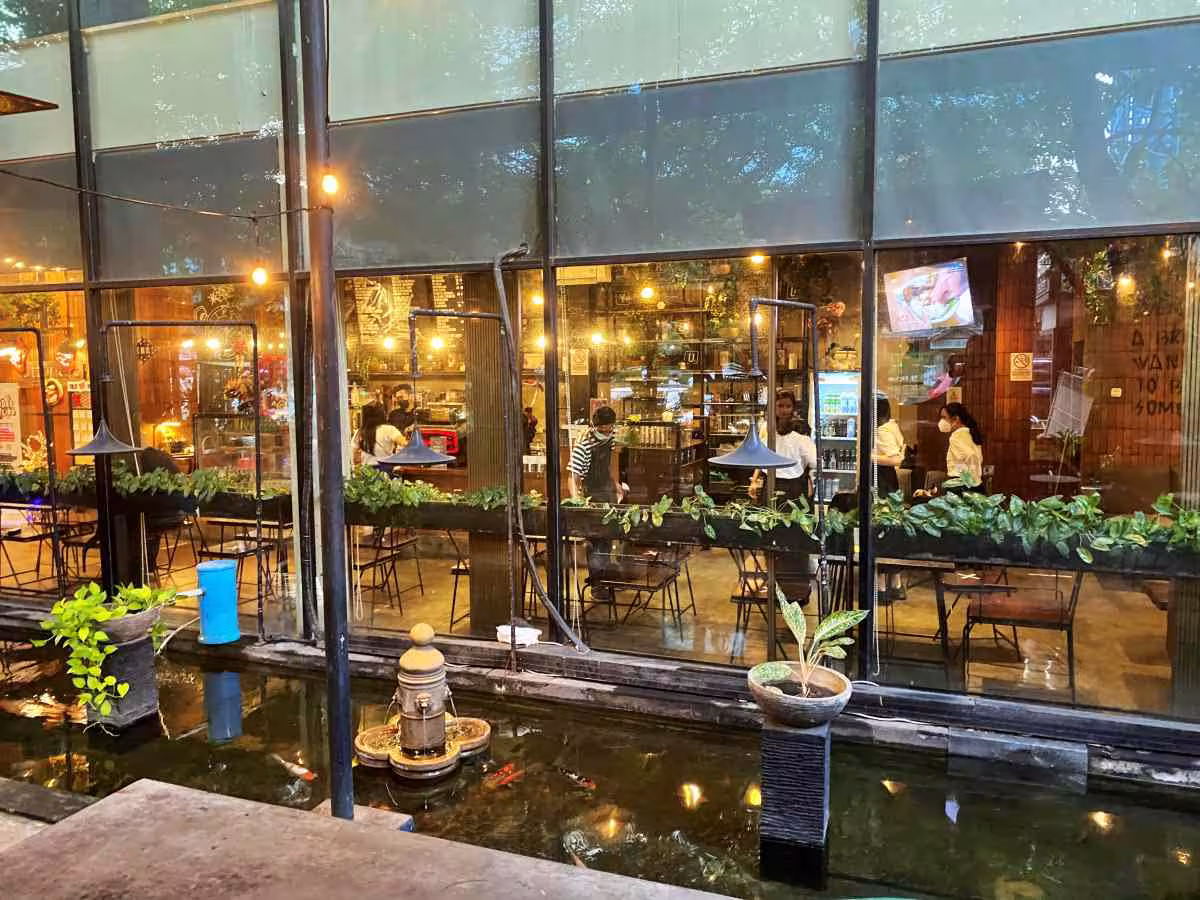 25 Cafe Terbaik di Jakarta Barat 2025 Nongkrong Asyik WFC Produktif  Healing Maksimal