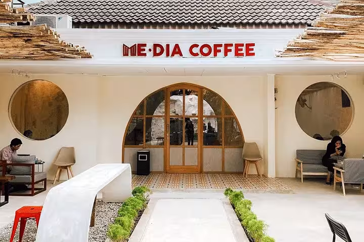 25 Cafe Terbaik di Jakarta Barat 2025 Nongkrong Asyik WFC Produktif  Healing Maksimal