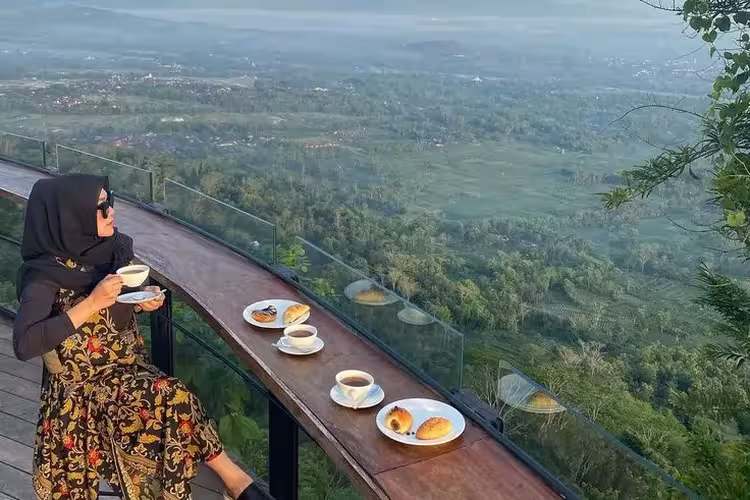 Cafe magelang 9 c1399396.avif