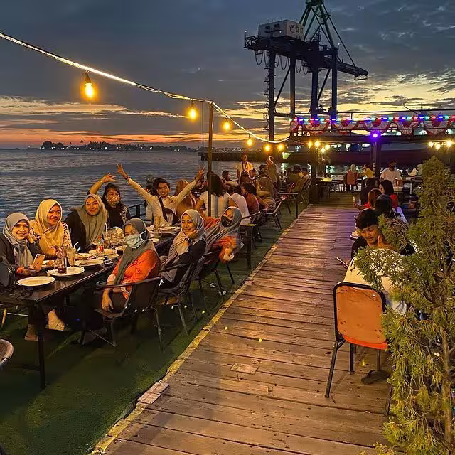 25 Cafe Terbaik di Makassar 2025 Estetik Nyaman dan Ramah Kantong