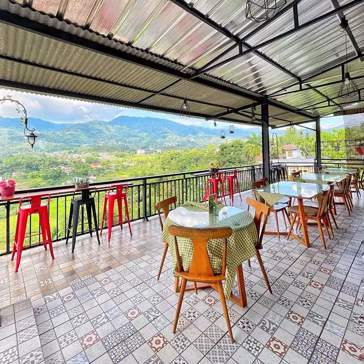 29 Cafe Terbaik di Puncak dengan View Spektakuler  Fasilitas Lengkap Update 2025