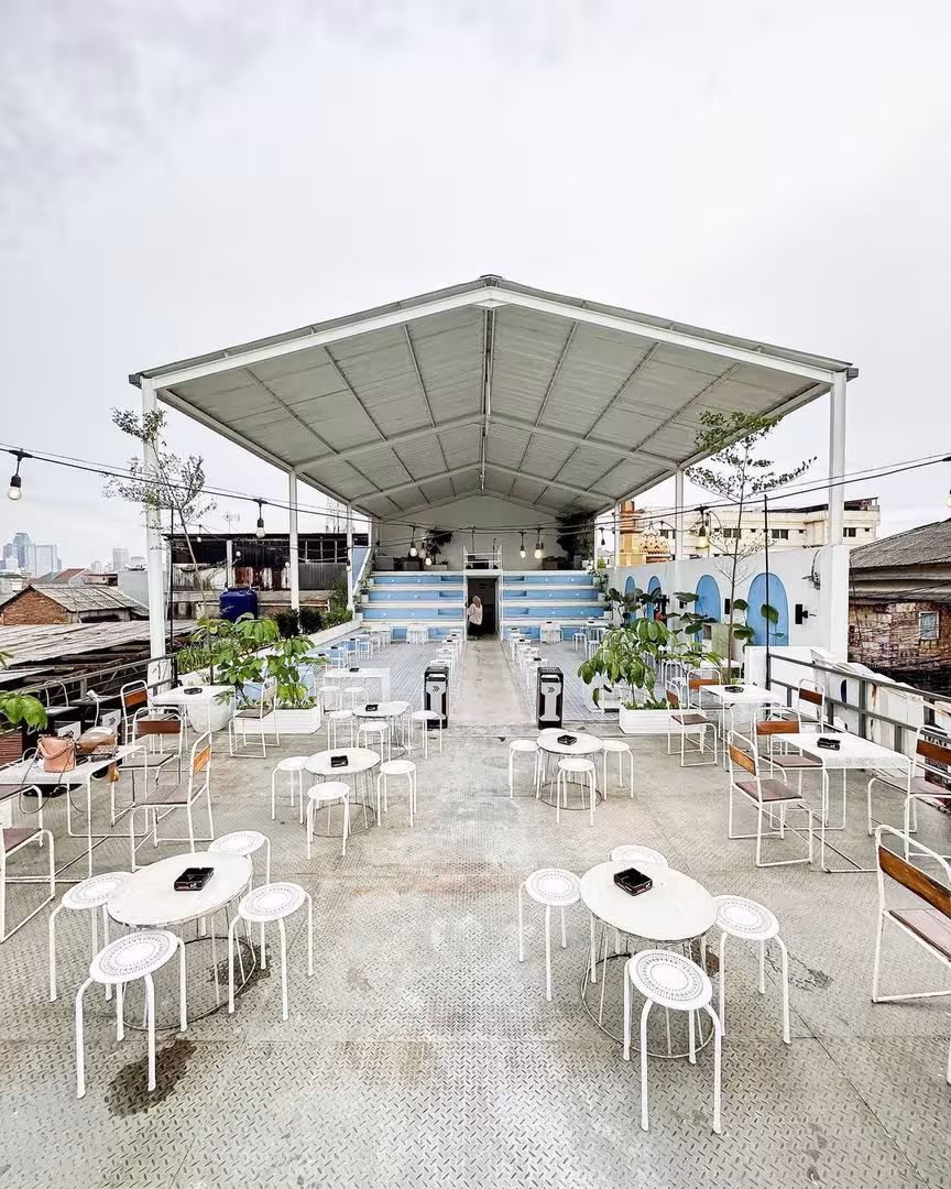 27 Cafe Rooftop Terbaik di Jakarta untuk Nongkrong Kencan Romantis 2025