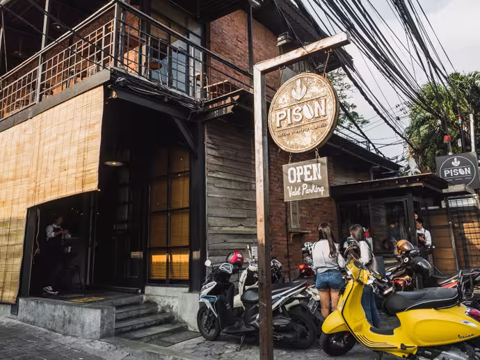 21 Cafe Terbaik di Seminyak 2025 Rekomendasi Lengkap untuk Nongkrong Asyik