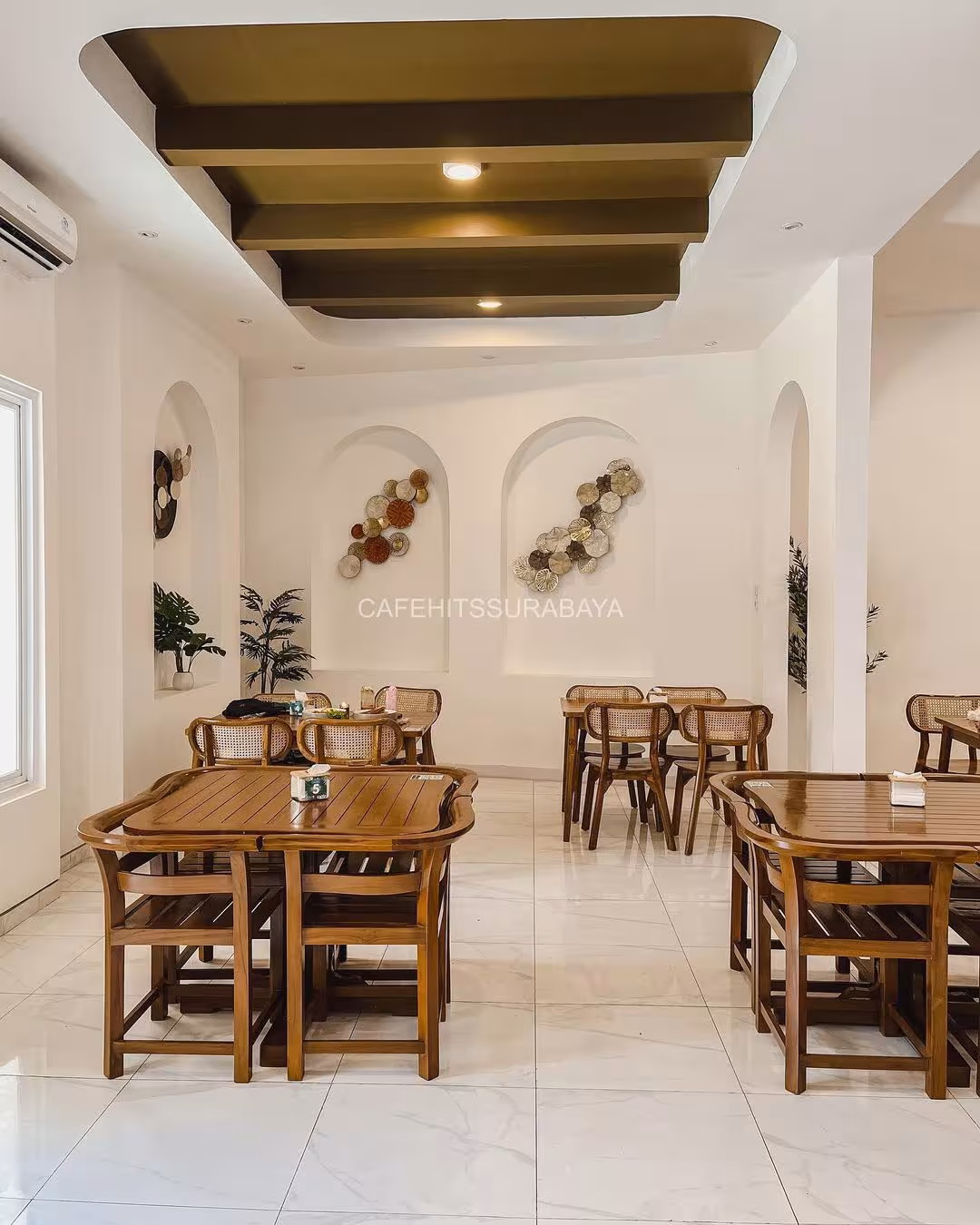 Cafe Terbaik di Surabaya 2025 Instagramable Cozy  Cocok untuk Nongkrong