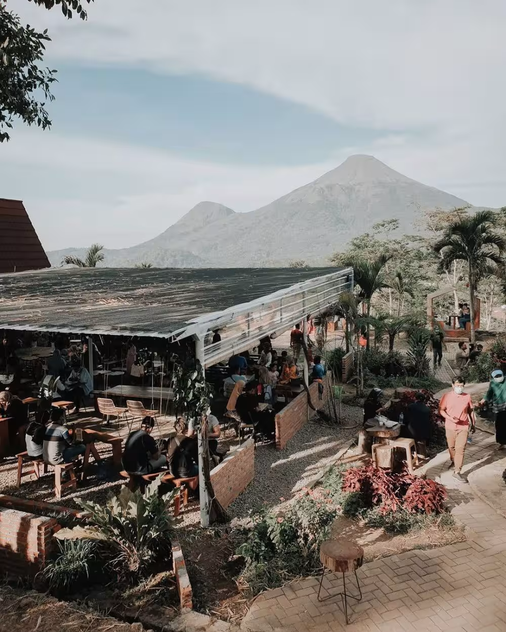 Cafe trawas 6 c5e9310e.avif