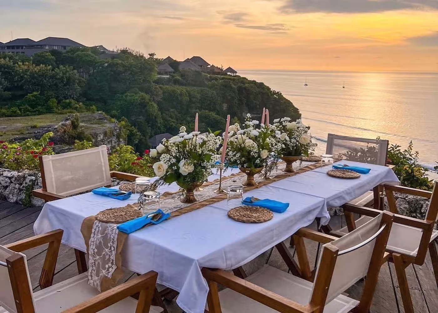 Cafe Terbaik di Uluwatu 2025 Estetik View Spektakuler  Nyaman untuk WFC