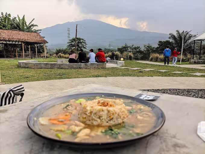 16 Cafe Terbaik di Ungaran dengan View Memukau  Instagramable year
