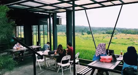 16 Cafe Terbaik di Ungaran dengan View Memukau  Instagramable year