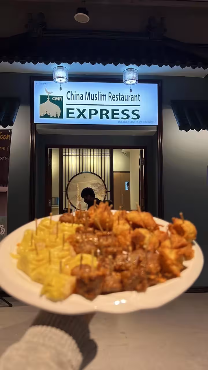 Restoran Cina Muslim Ipoh Panduan Lengkap Kuliner Halal Terbaik 2025