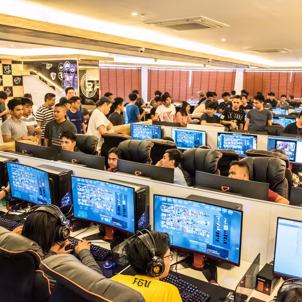 Internet Cafe Terbaik di Jakarta 2025 Panduan Lengkap untuk Gamers Produktivitas