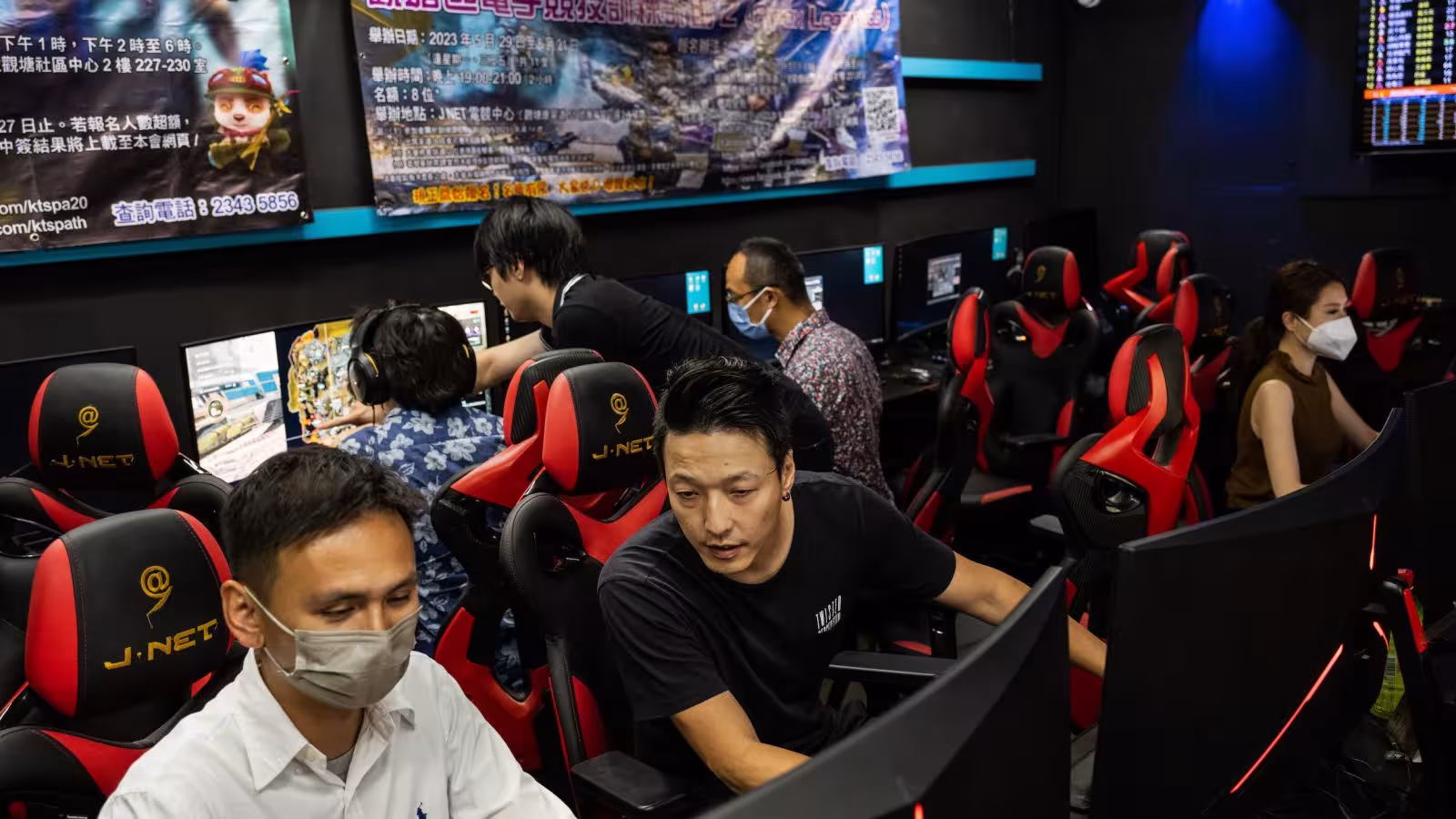 Internet Cafe Terbaik 2025 Panduan Lengkap  Rekomendasi Pilihan Gamer di Jakarta