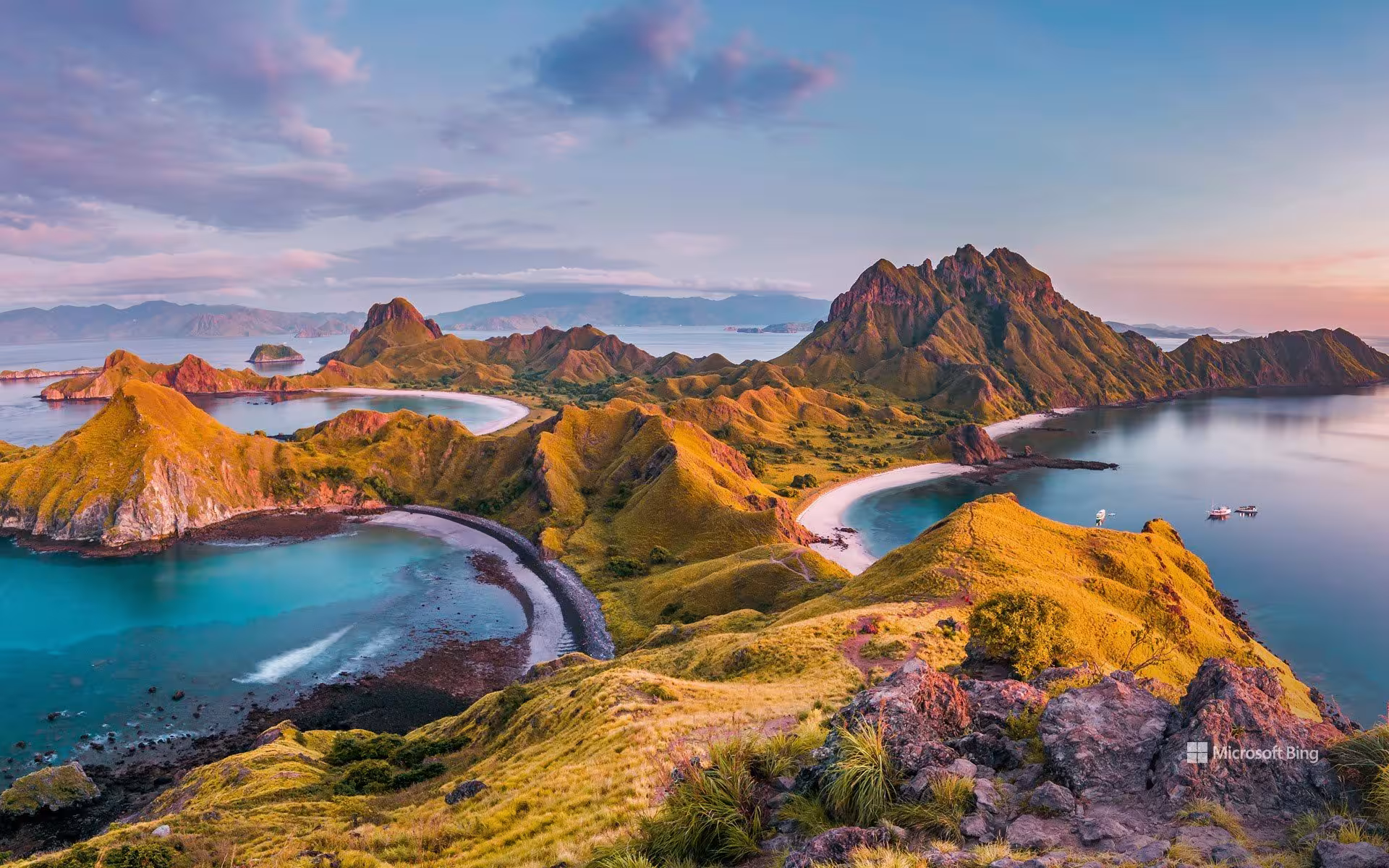 15 Cafe Terbaik di Labuan Bajo 2025 View Sunset Kopi Enak Spot Healing
