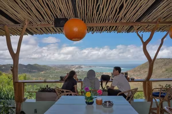 Restoran Terbaik Lombok 2025 Panduan Kuliner Lengkap untuk Liburanmu
