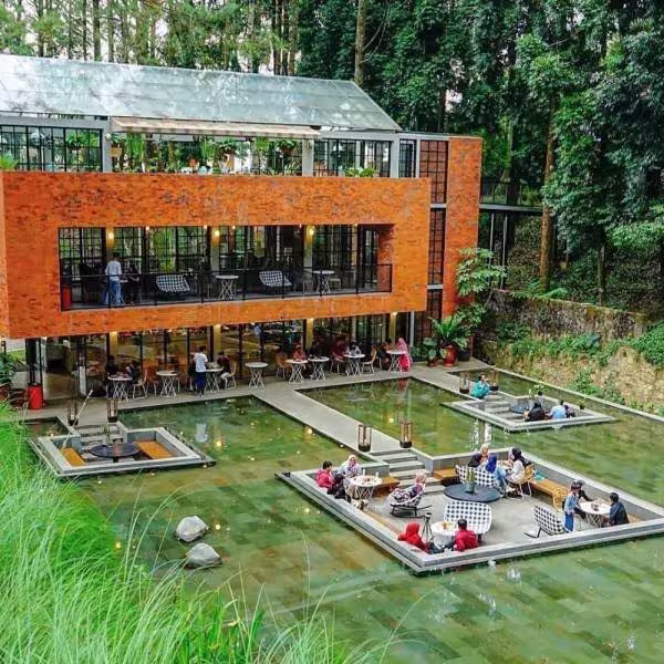 20 Restoran Terbaik di Puncak dengan View Cantik  Menu Lezat Tahun 2025