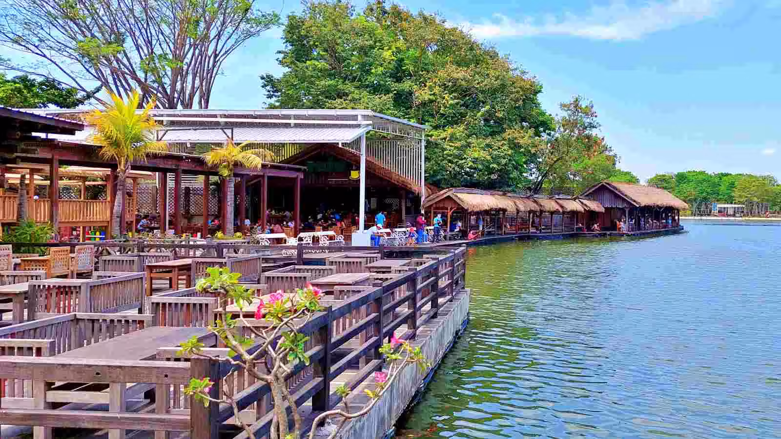25 Restoran Terbaik di Semarang 2025 Legendaris View Cantik  Ramah Keluarga