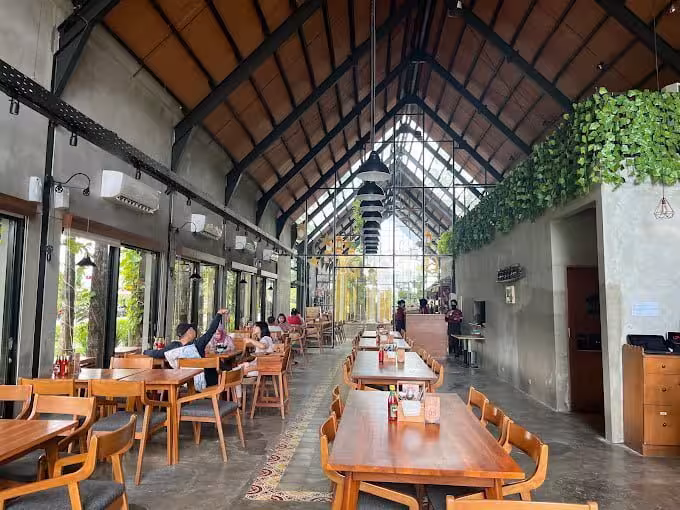 Restoran Terbaik Solo 2025 Destinasi Kuliner Wajib Coba untuk Keluarga Teman