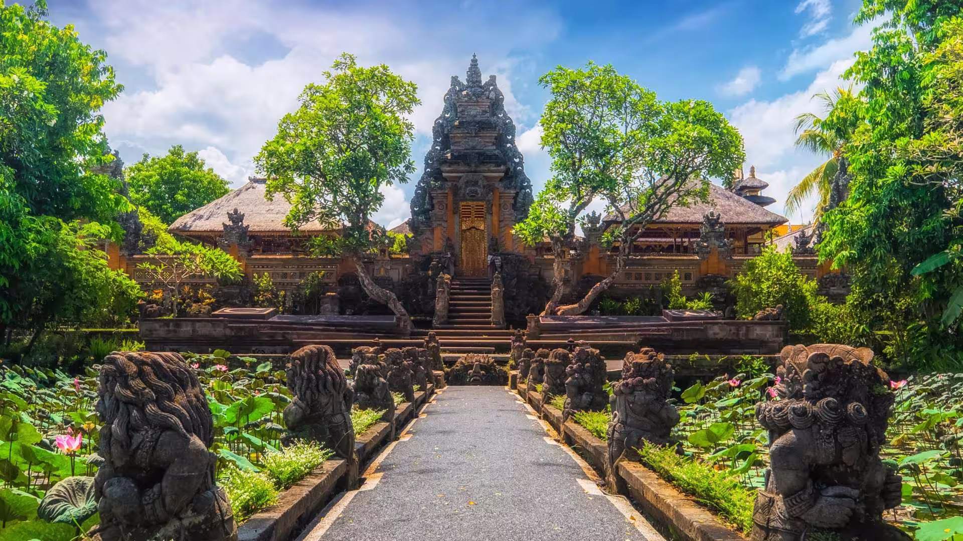 15 Restoran Terbaik di Ubud 2025 Panduan Kuliner Lengkap untuk Pengalaman Tak Terlupakan