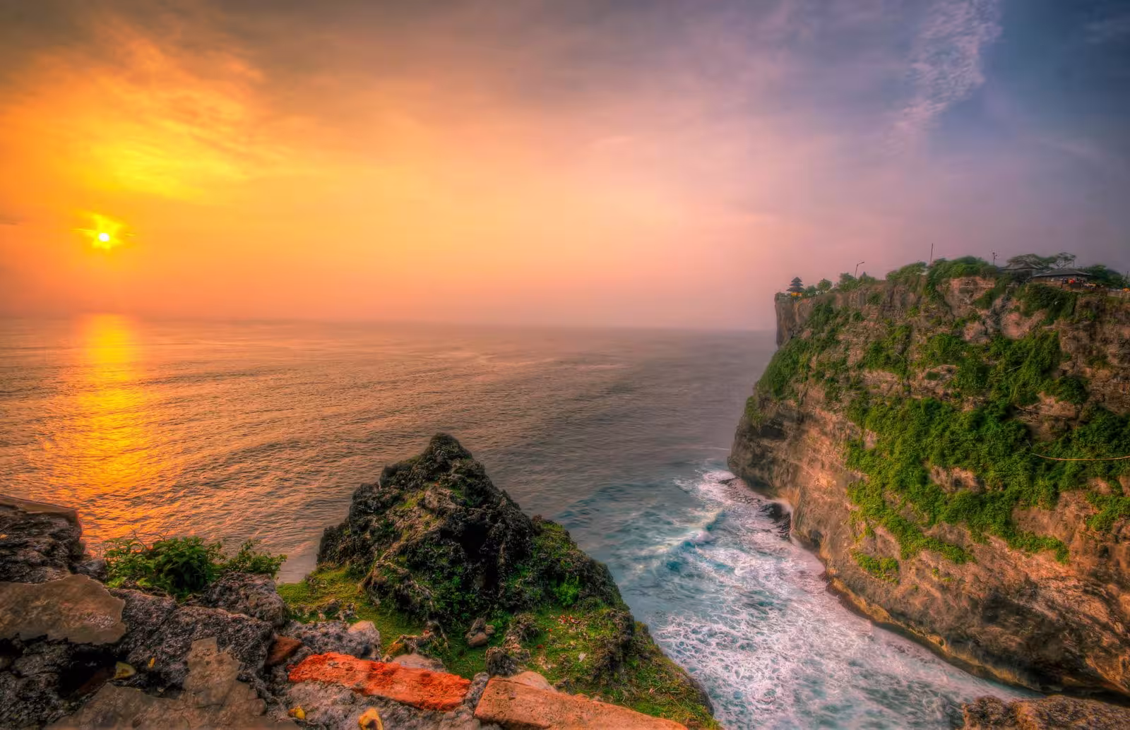 15 Restoran Terbaik di Uluwatu 2025 Pemandangan Spektakuler  Rasa Menggoda
